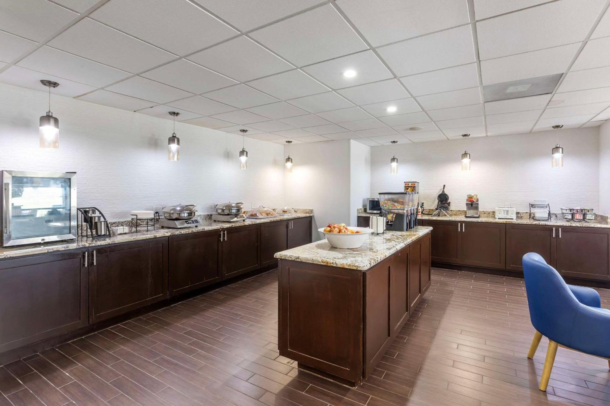 达拉斯-爱田北最佳西方Plus酒店 外观 照片